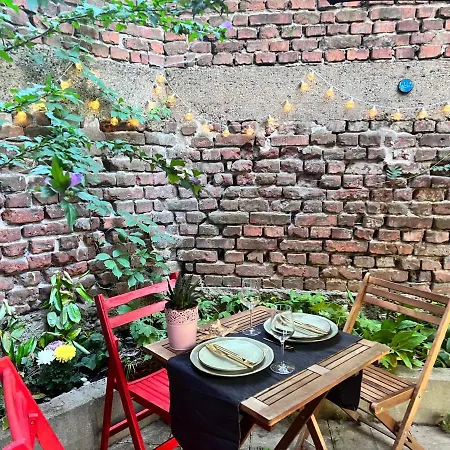 Cozy&modern With Garden شقة *