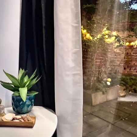 アパート Cozy&modern With Garden *