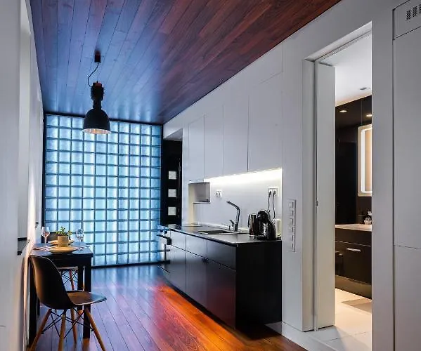 アパート Cozy&modern With Garden *